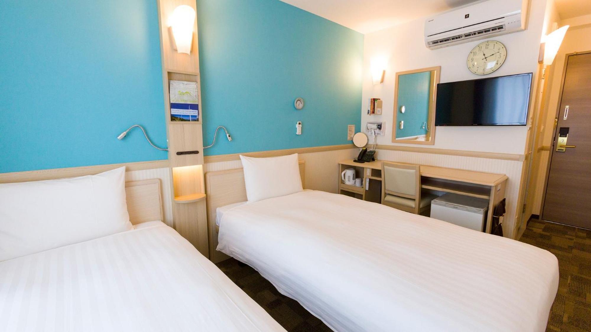 Toyoko Inn Odawara Eki Higashi Guchi Room photo